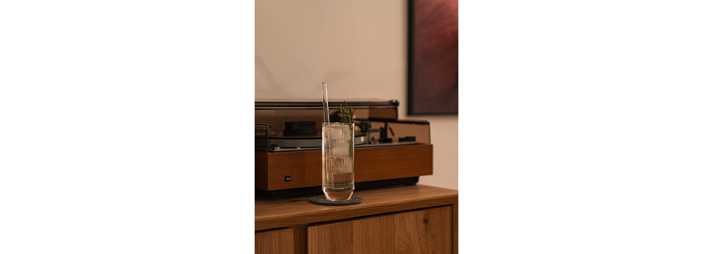 One Bottle One Drink – Bitters & Absolut
